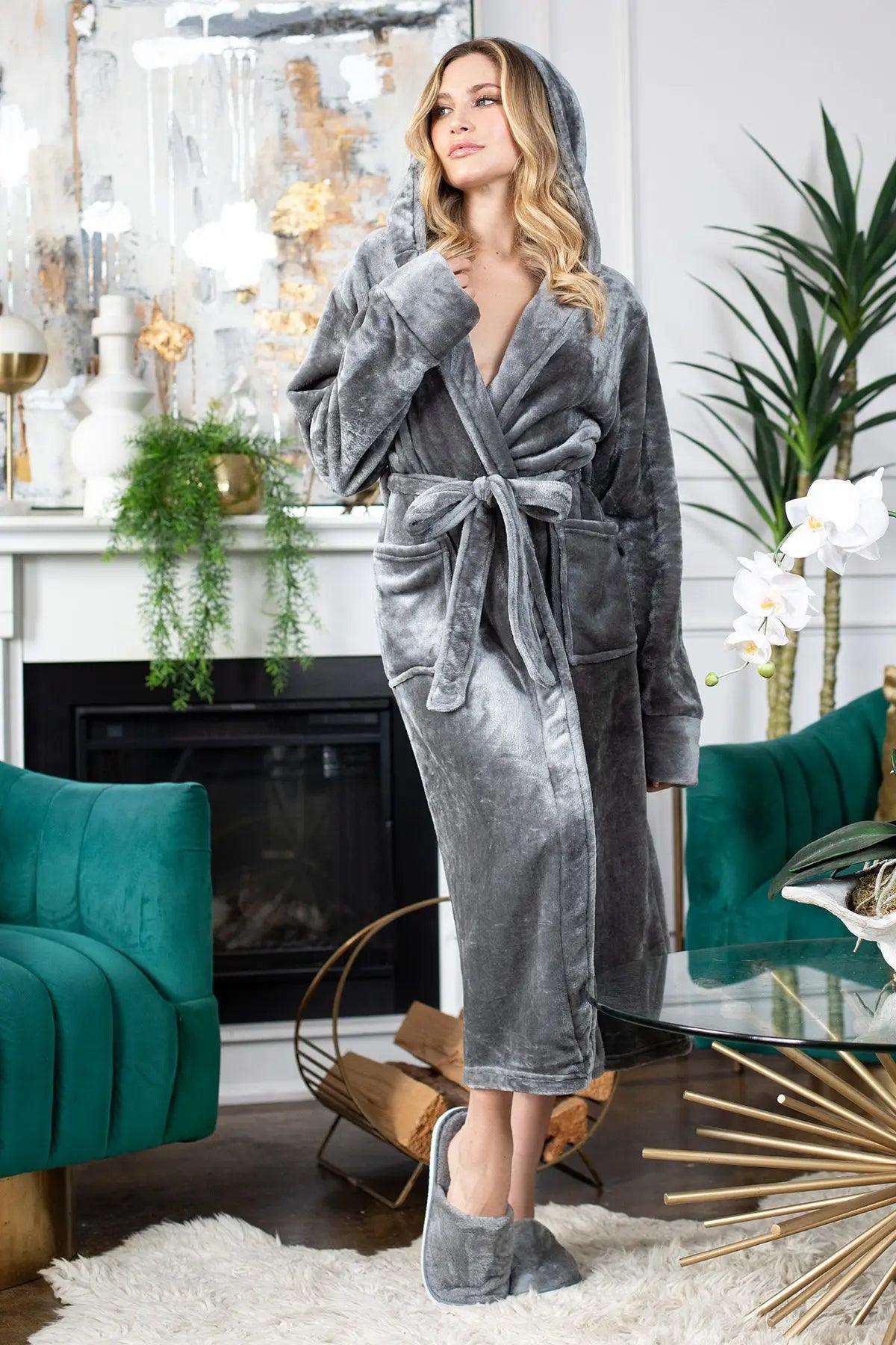 Women’s Plush Hooded Robe - Spa-Worthy Comfort at Home